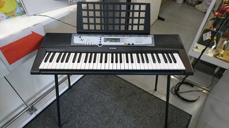 ヤマハ ポータートーン PSR-E213 画像1