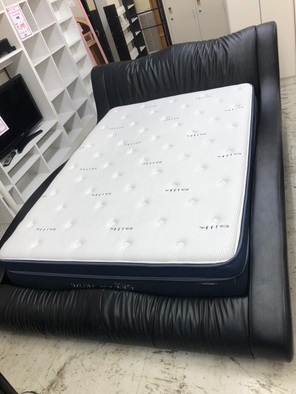 バットマンカーをモチーフにした高級ベッド！ 画像1