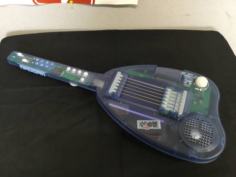 ピープル Peaple らっき組シリーズ 持ったときから、弾ける、唄える。 ギター おもちゃ 画像1