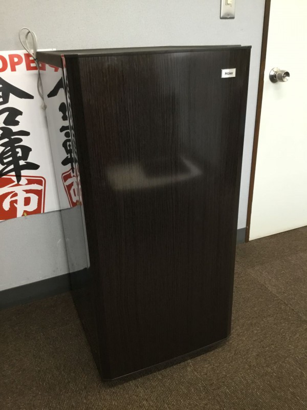 Haier ハイアール 冷凍庫 JF-XP1U10E ダークウッド ダークブラウン 100L 2017年製 冷凍庫 画像1
