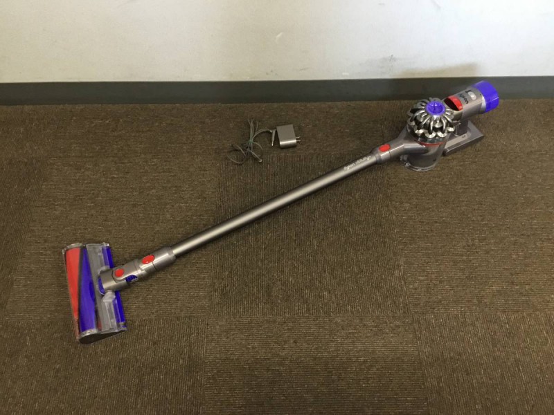 dyson V8 fluffy SV10FF2 サイクロン式掃除機 コードレススティッククリーナー ダイソン 掃除機 画像1