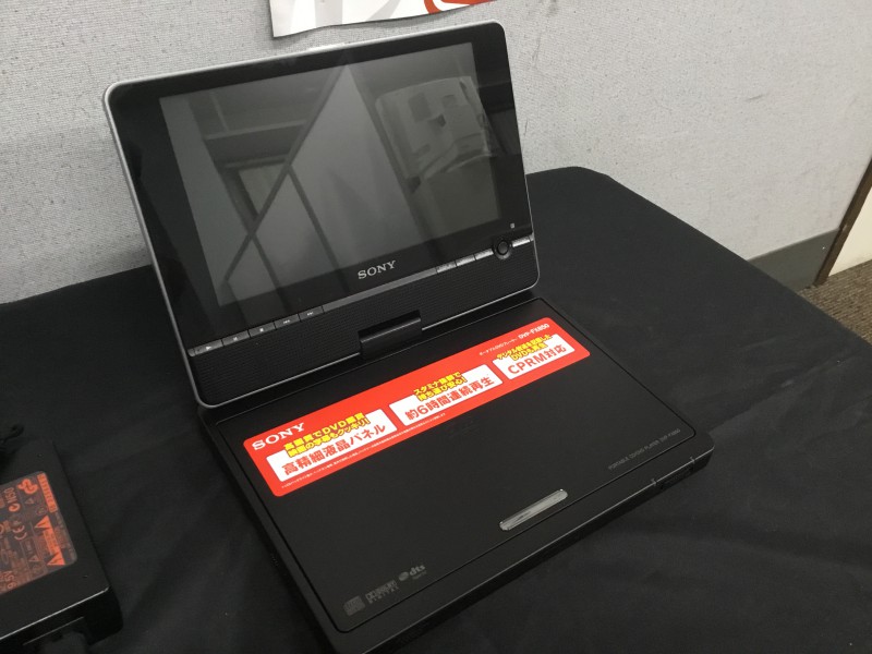 SONY ソニー 8型液晶ポータブル DVDプレーヤー DVP-FX850 ポータブルプレイヤー DVD 再生機 液晶 CD リモコン付き 08年製 画像1