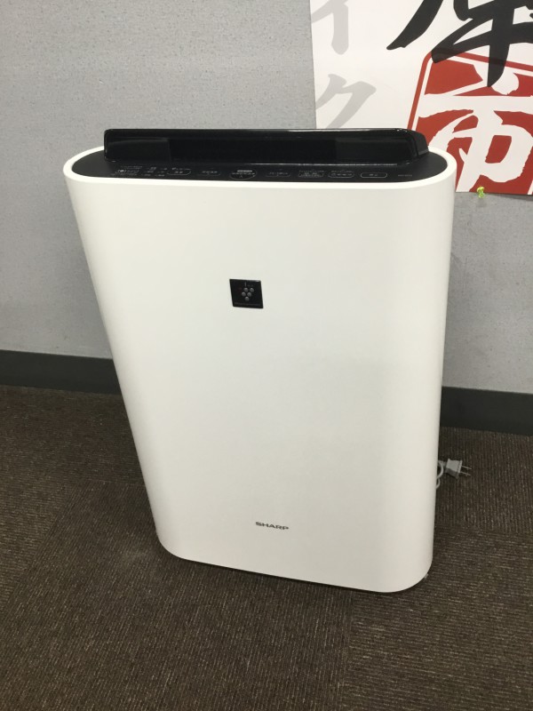 シャープ 加湿空気清浄機 プラズマクラスター搭載 ホワイト系 KC-D70W 空気清浄器 15年製 画像1